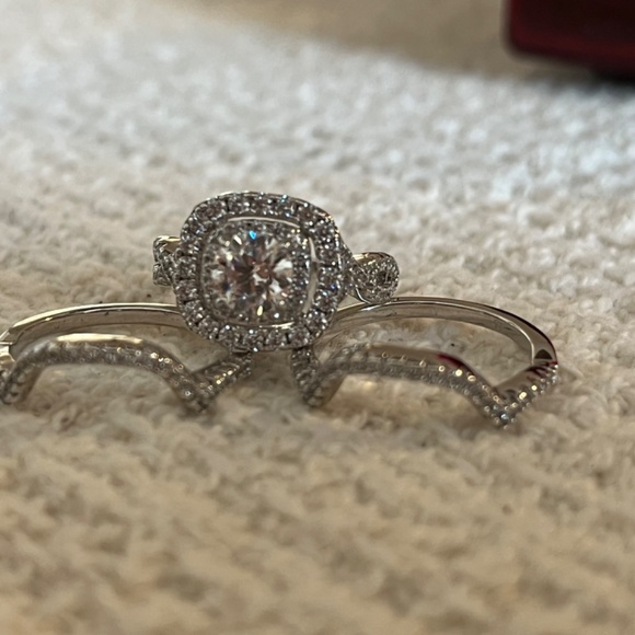 Ring - Picture 4 of 5